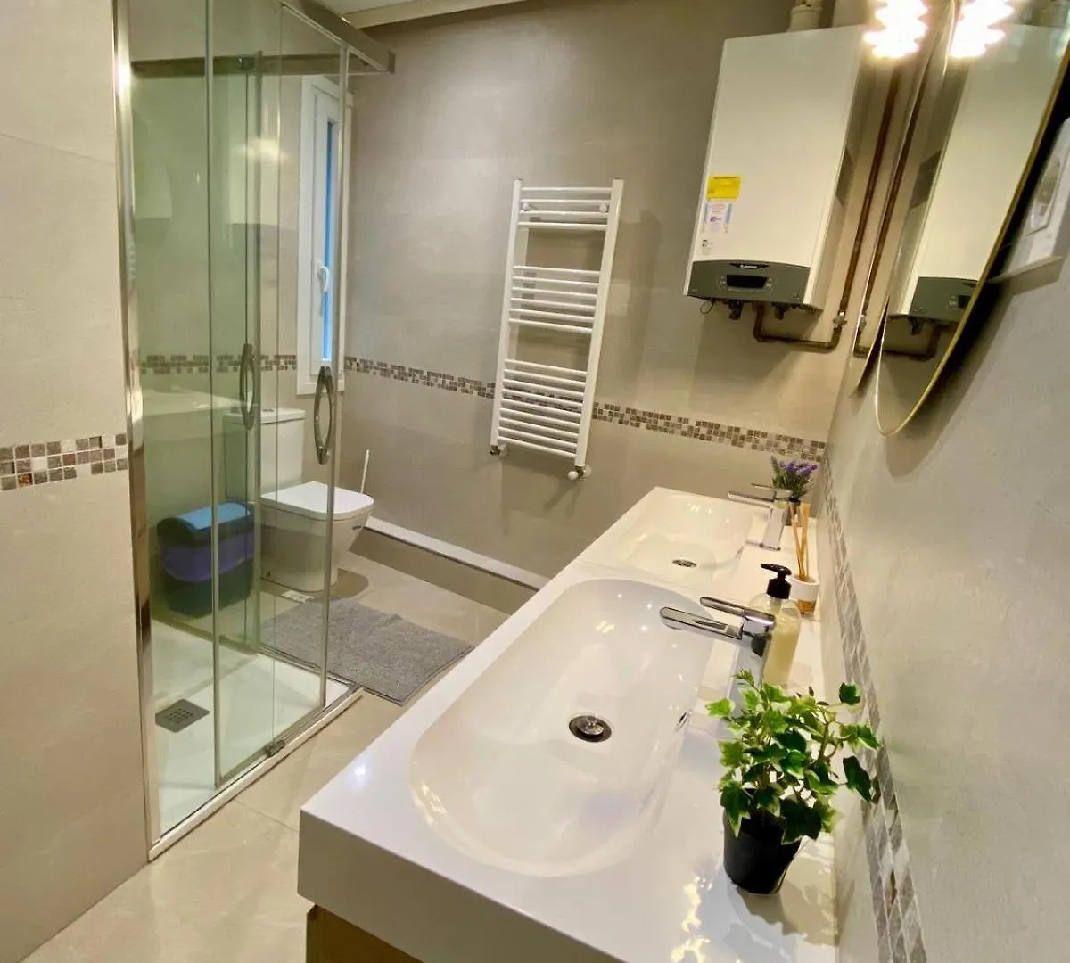Habitacion En Apartamento Con Zonas Comunes Compartida Hsjg بلباو 0*,